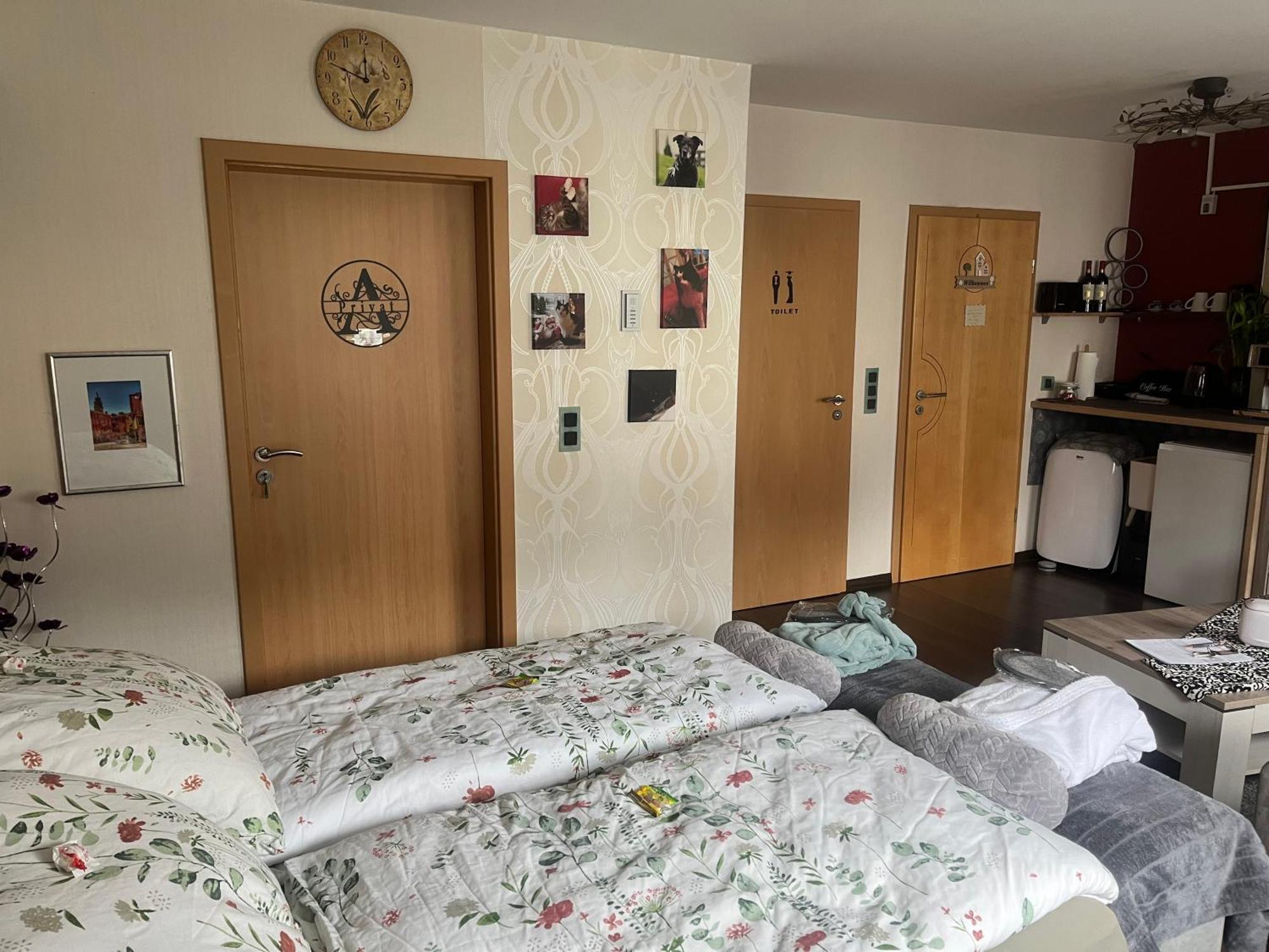 Gaestezimmer In Ratingen Bei Duesseldorf Mit Einem Hauch Luxus Exterior foto